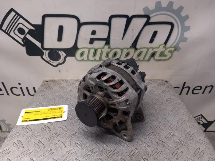 Begagnade Dynamo Renault Captur I (2R) 1.2 TCE 16V EDC Pris € 48,40 Inklusive moms erbjuds av DeVo Autoparts