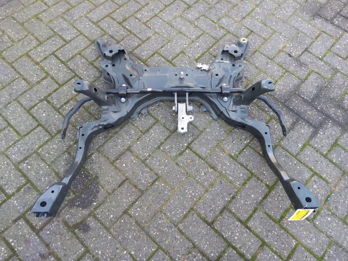 Usagé Faux châssis Toyota Yaris Cross (PB1/PJ1) 1.5 12V Hybrid 130 Prix € 544,50 Prix TTC proposé par DeVo Autoparts