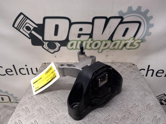 Used Engine mount Renault Captur I (2R) 1.2 TCE 16V EDC Price € 36,30 Inclusive VAT offered by DeVo Autoparts