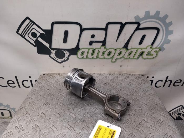 Usagé Piston Renault Trafic (1FL/2FL/3FL/4FL) 1.6 dCi 140 Twin Turbo Prix € 90,75 Prix TTC proposé par DeVo Autoparts