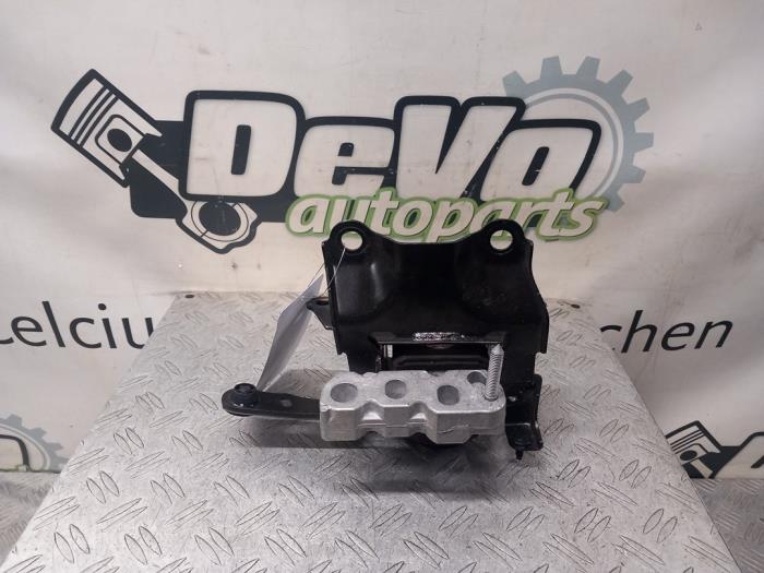 Used Engine mount Toyota Yaris Cross (PB1/PJ1) 1.5 12V Price € 48,40 Inclusive VAT offered by DeVo Autoparts