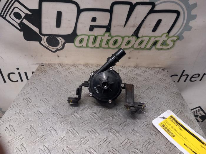 Begagnade Extra vattenpump Hyundai Kona (OS) 1.6 GDi HEV 16V Pris € 114,95 Inklusive moms erbjuds av DeVo Autoparts