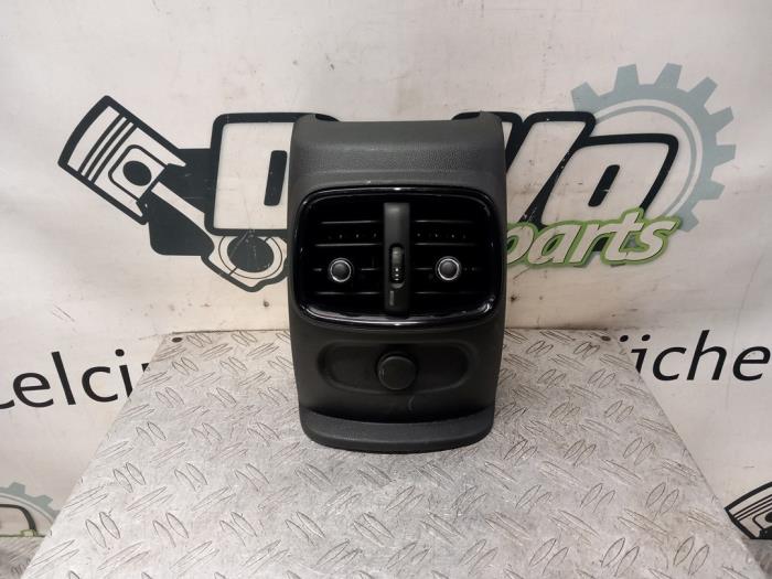 Begagnade Luftraster bak Mini Clubman (F54) 1.5 One 12V Pris € 60,50 Inklusive moms erbjuds av DeVo Autoparts