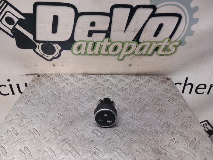 Usados Interruptor ESP Renault Captur I (2R) 1.2 TCE 16V EDC Precio € 121,00 IVA incluido ofrecido por DeVo Autoparts