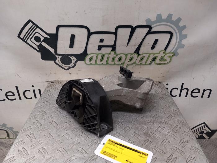 Used Engine mount Renault Captur I (2R) 0.9 Energy TCE 12V Price € 30,25 Inclusive VAT offered by DeVo Autoparts