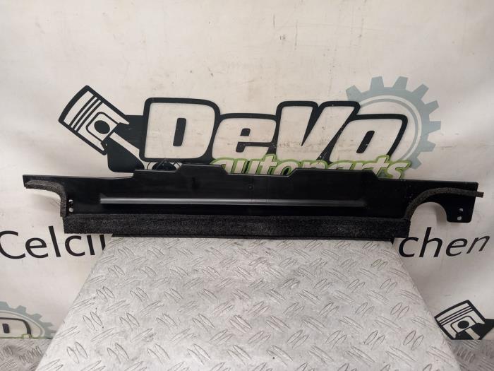 Lower radiator support