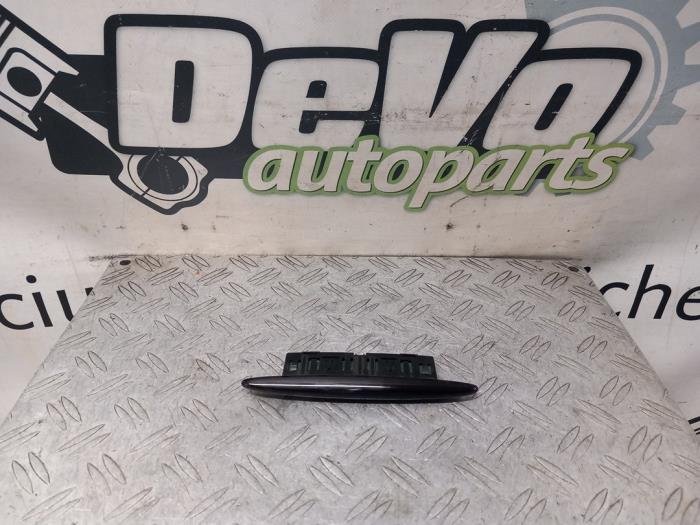 Begagnade PDC-panel Mercedes A (W176) 1.6 A-180 16V Pris € 24,20 Inklusive moms erbjuds av DeVo Autoparts