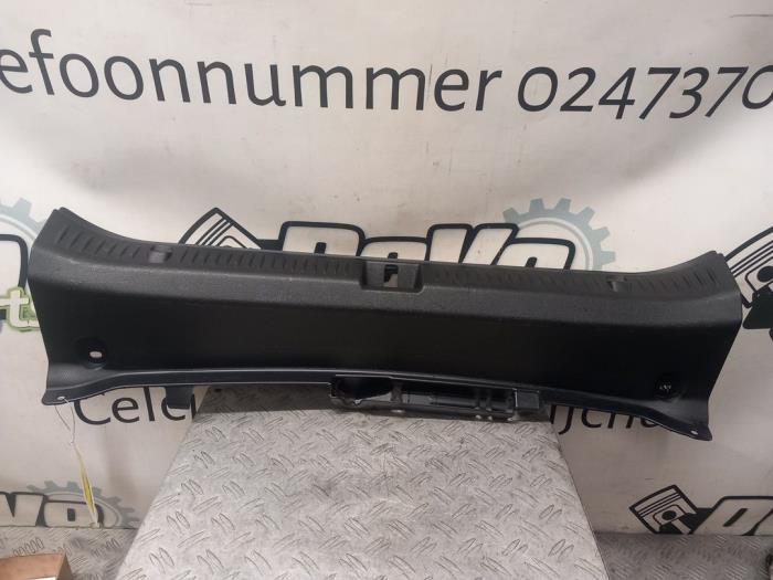 Begagnade Låsplatta, bak Mercedes E (W213) E-350e 2.0 Turbo 16V Pris € 30,00 Marginaltabell erbjuds av DeVo Autoparts
