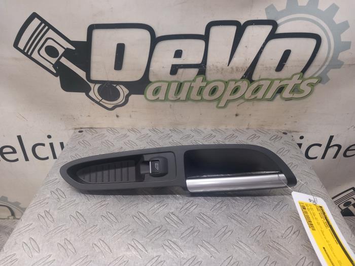 Usados Interruptor de ventanilla eléctrica Ford Kuga II (DM2) 1.5 EcoBoost 16V 120 Van Precio € 42,35 IVA incluido ofrecido por DeVo Autoparts