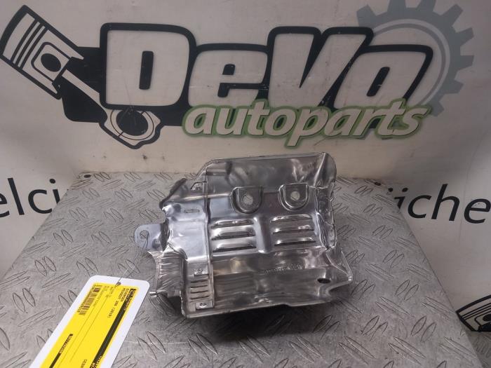 Exhaust heat shield
