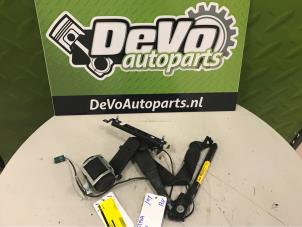 Used Seatbelt tensioner, right Opel Astra H (L48) Price on request offered by DeVo Autoparts