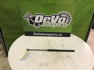Used Set of bonnet gas struts Opel Astra H SW (L35) 1.3 CDTI 16V Ecotec Price on request offered by DeVo Autoparts