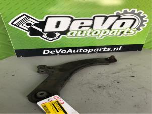 Used Front wishbone, right Renault Clio III (BR/CR) Price on request offered by DeVo Autoparts