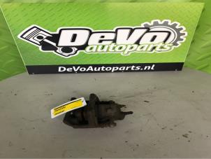 Used Front brake calliper, left Renault Clio III (BR/CR) Price on request offered by DeVo Autoparts