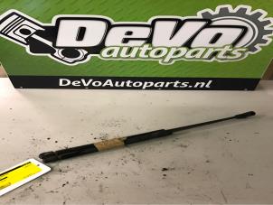 Used Set of gas struts for boot Opel Corsa C (F08/68) 1.2 16V Twin Port Price on request offered by DeVo Autoparts