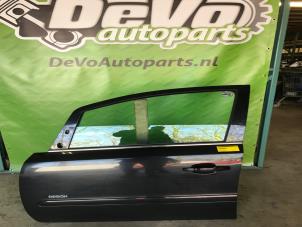 Used Rear door 4-door, left Opel Zafira (M75) 1.7 CDTi 16V Price on request offered by DeVo Autoparts