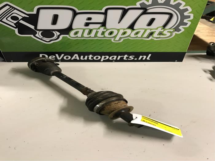 Front drive shaft, left from a Seat Ibiza IV (6J5) 1.2 12V 2010
