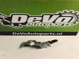 Used Ignition switch contact block Opel Zafira Mk.II (M75) 1.9 CDTI Price on request offered by DeVo Autoparts