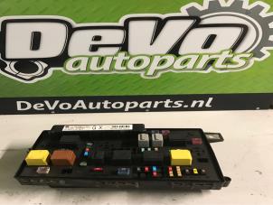 Usagé Boîte à fusibles Opel Astra H (L48) 1.6 16V Twinport Prix sur demande proposé par DeVo Autoparts