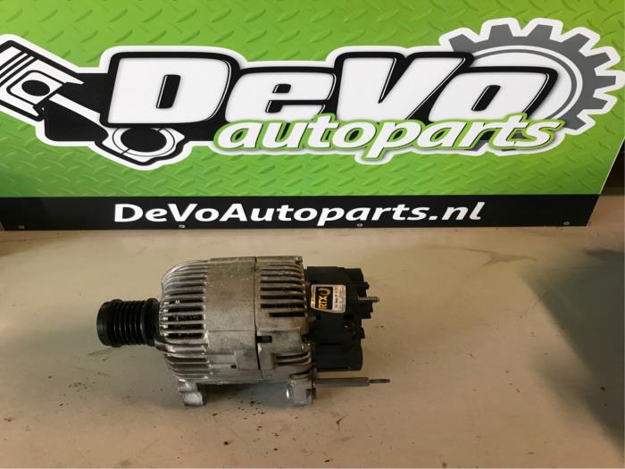 Begagnade Dynamo Volkswagen Passat (3C2) 1.9 TDI Pris på förfrågan erbjuds av DeVo Autoparts