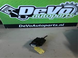 Used Ignition switch contact block Volkswagen Passat (3C2) 1.9 TDI Price on request offered by DeVo Autoparts