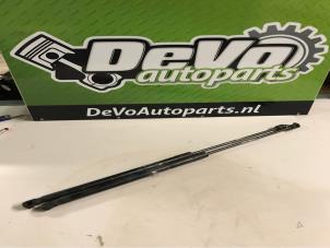 Used Set of gas struts for boot Opel Corsa D 1.2 16V Price on request offered by DeVo Autoparts
