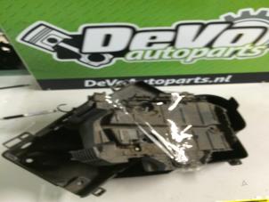 Used Battery box Peugeot 407 SW (6E) 2.0 HDiF 16V Price on request offered by DeVo Autoparts