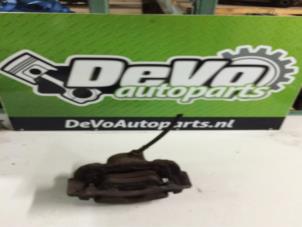 Used Front brake calliper, left Mercedes C (W203) 2.0 C-180 16V Price on request offered by DeVo Autoparts