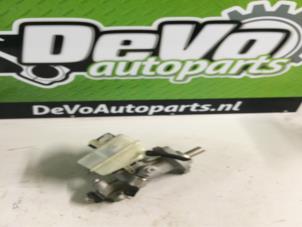 Used Master cylinder Mercedes C (W203) 2.0 C-180 16V Price on request offered by DeVo Autoparts
