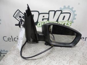 Used Wing mirror, right Volkswagen Polo V (6R) 1.2 12V Price on request offered by DeVo Autoparts
