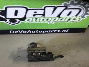 Used ABS pump Renault Scénic II (JM) Price on request offered by DeVo Autoparts