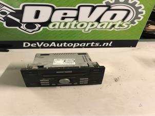 Usagé Radio/Lecteur CD Ford Fiesta 5 (JD/JH) 1.25 16V Prix sur demande proposé par DeVo Autoparts