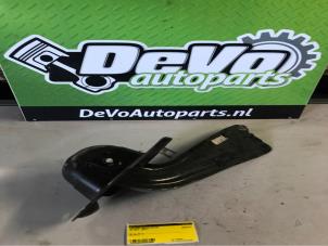 Used Rear wishbone, right Volkswagen Golf VII (AUA) 1.4 TSI 16V Price on request offered by DeVo Autoparts