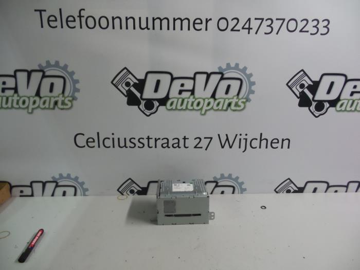 Radio CD Spieler van een Opel Astra J (PC6/PD6/PE6/PF6) 1.4 16V ecoFLEX 2015