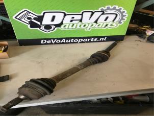 Used Front drive shaft, right Peugeot 308 SW (4E/H) Price on request offered by DeVo Autoparts