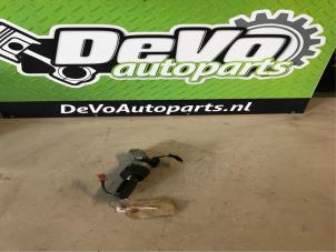Used Ignition switch contact block Peugeot 308 SW (4E/H) Price on request offered by DeVo Autoparts