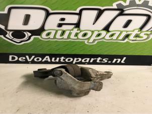 Used Gearbox mount Peugeot 407 SW (6E) 2.0 HDiF 16V Price on request offered by DeVo Autoparts
