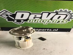 Used Electric fuel pump Peugeot 1007 (KM) 1.6 GTI,Gentry 16V Price on request offered by DeVo Autoparts