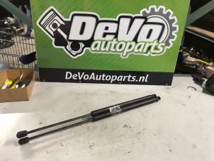 Used Set of gas struts for boot Peugeot 1007 (KM) 1.6 GTI,Gentry 16V Price on request offered by DeVo Autoparts
