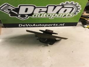 Used Knuckle, rear right Opel Meriva 1.6 Price on request offered by DeVo Autoparts