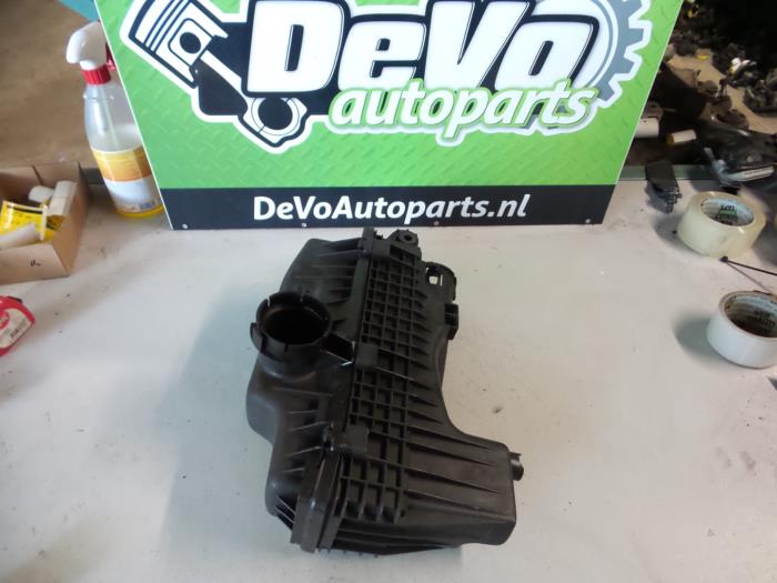 Begagnade Luftfilterhus Peugeot 307 (3A/C/D) 1.4 16V Pris € 36,30 Inklusive moms erbjuds av DeVo Autoparts