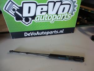 Used Set of gas struts for boot Citroen C4 Berline (LC) 2.0 HDi 16V 138 Price on request offered by DeVo Autoparts