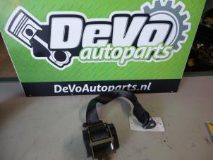 Used Rear seatbelt, centre Citroen C4 Berline (LC) 2.0 HDi 16V 138 Price on request offered by DeVo Autoparts