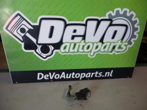 Used Level control valve Citroen C4 Berline (LC) 2.0 HDi 16V 138 Price on request offered by DeVo Autoparts