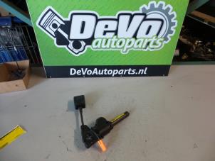 Used Front seatbelt buckle, right Ford Mondeo III 2.0 TDCi 115 16V Euro IV Price on request offered by DeVo Autoparts
