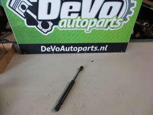 Used Bonnet gas strut, left Ford Mondeo III 2.0 TDCi 115 16V Euro IV Price on request offered by DeVo Autoparts