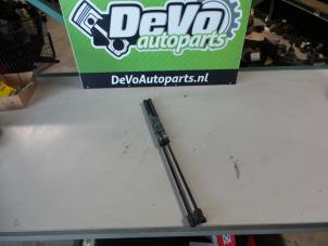 Used Set of gas struts for boot Ford Mondeo III 2.0 TDCi 115 16V Euro IV Price on request offered by DeVo Autoparts