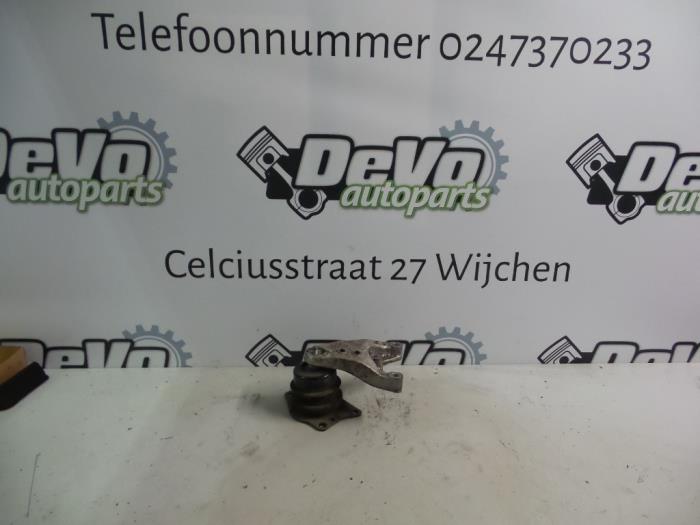 Usagé Support moteur Volkswagen Polo IV (9N1/2/3) 1.4 TDI 75 Prix sur demande proposé par DeVo Autoparts