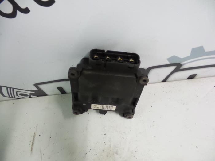 Vacuum relay from a Volkswagen Polo IV (9N1/2/3) 1.4 TDI 75 2002