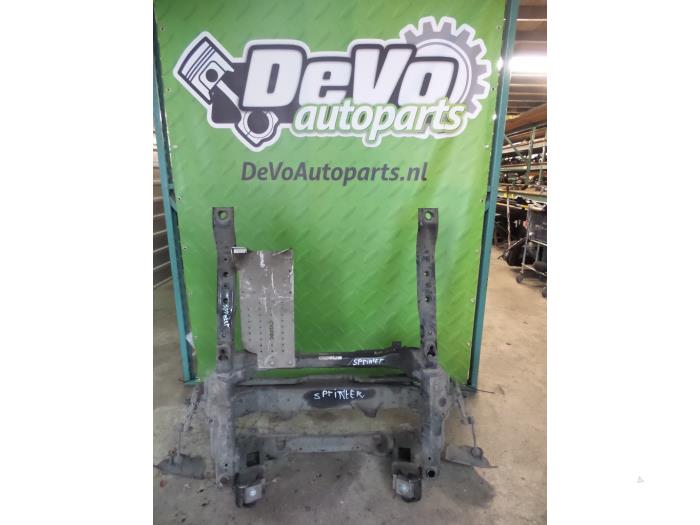 Used Subframe Mercedes Sprinter 3,5t (906.63) 210 CDI 16V Euro 5 Price on request offered by DeVo Autoparts